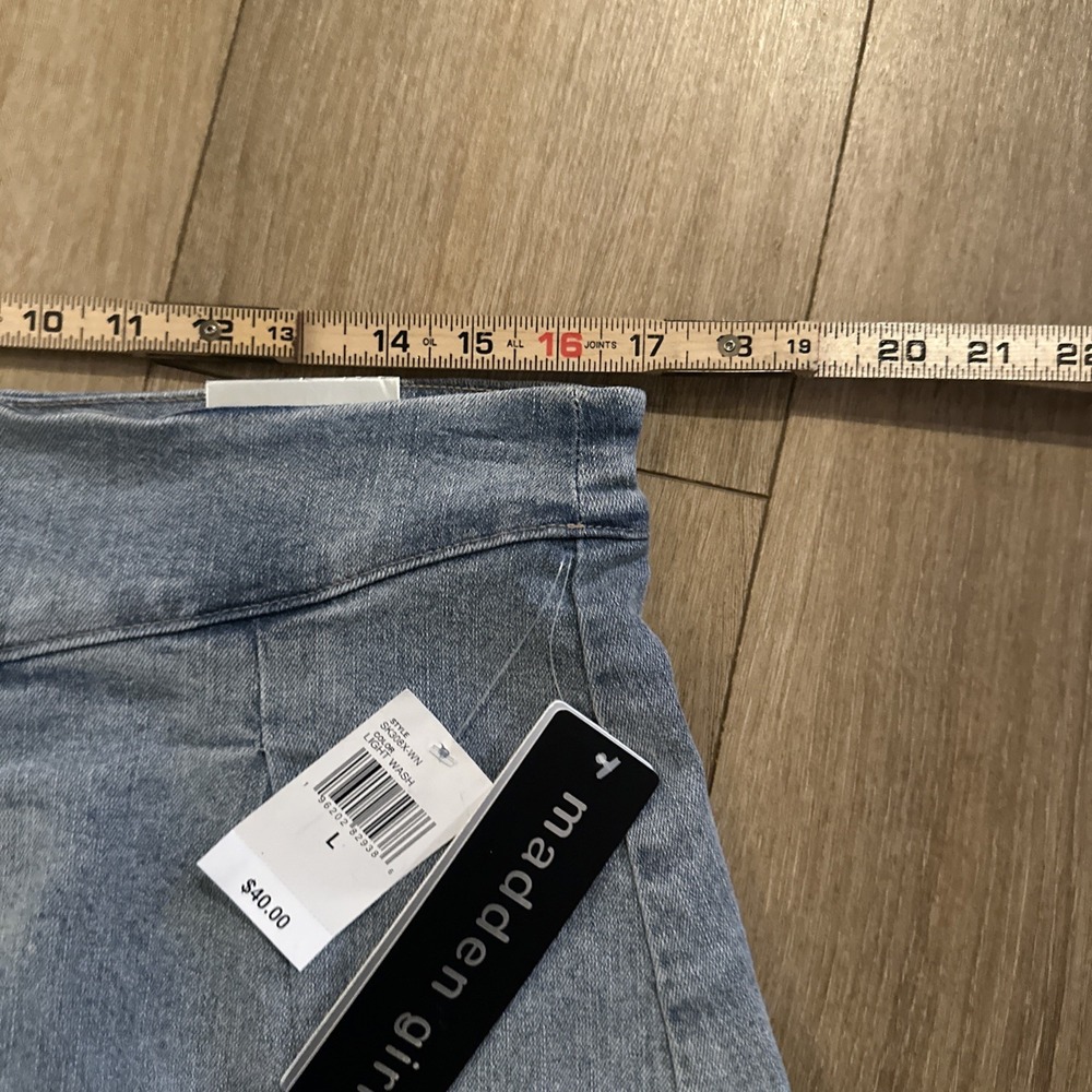 Madden Girl Junior's Pleated Denim Light Wash Hem Skort Side Zip Large NEW - Picture 7 of 9